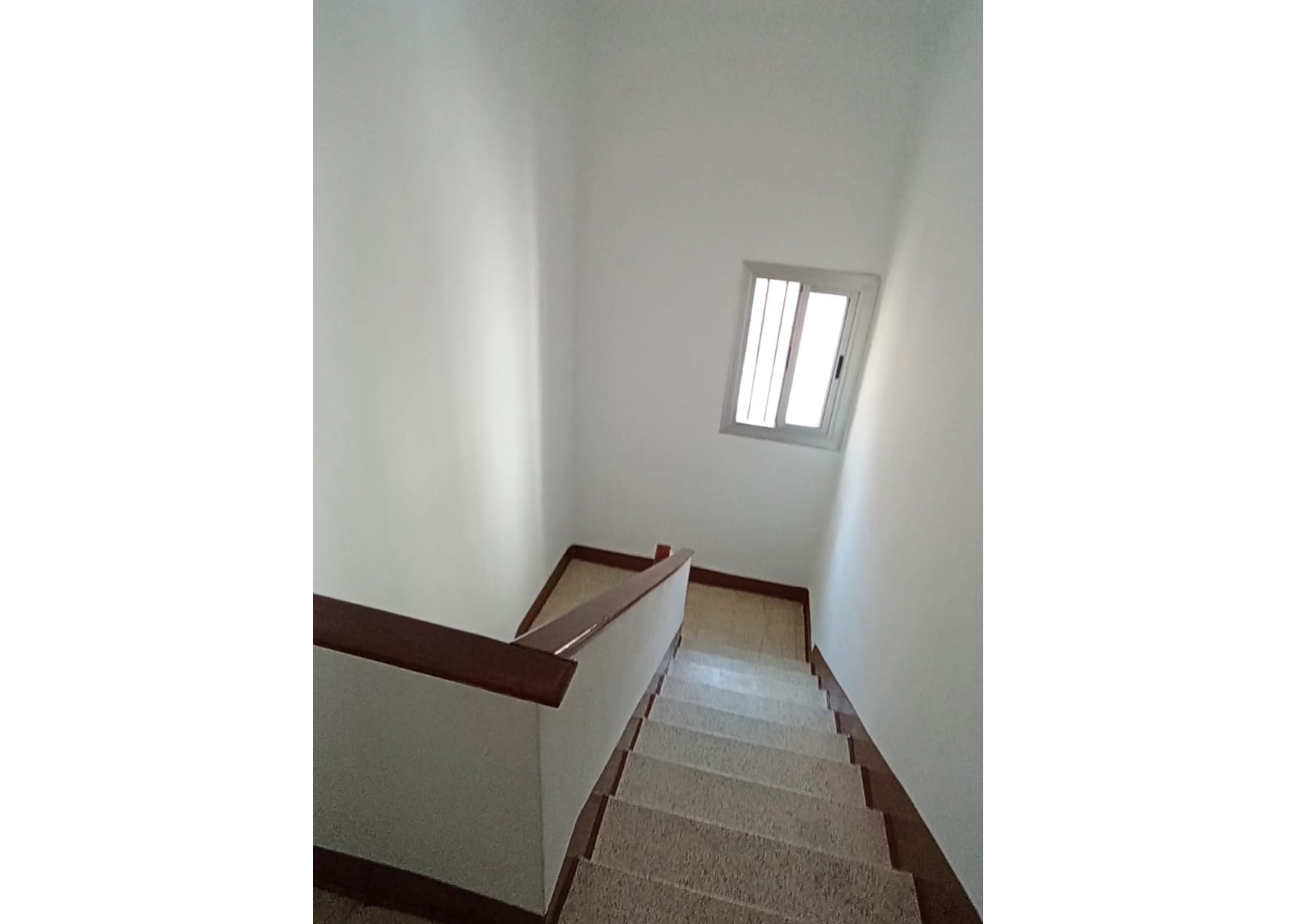 Pintura escalera edificio 2