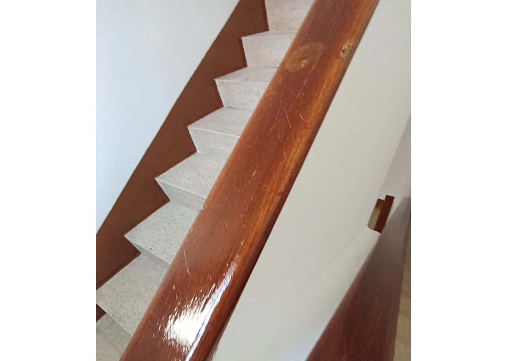 Pintura escalera edificio 3