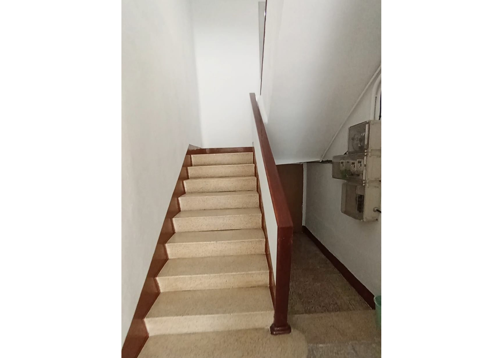 Pintura escalera edificio 1